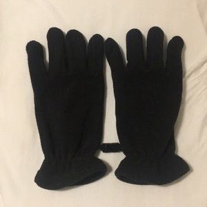 Black winter gloves